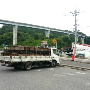 採蜜を終えた蜂は、１２月まで休養します。お疲れさまでした！