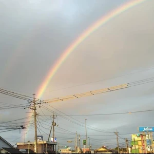 夕方、東には綺麗な虹が出ていました