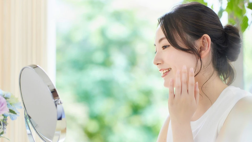 冬の乾燥肌が気になる30代へ、はちみつを使った「潤いケア」活用術